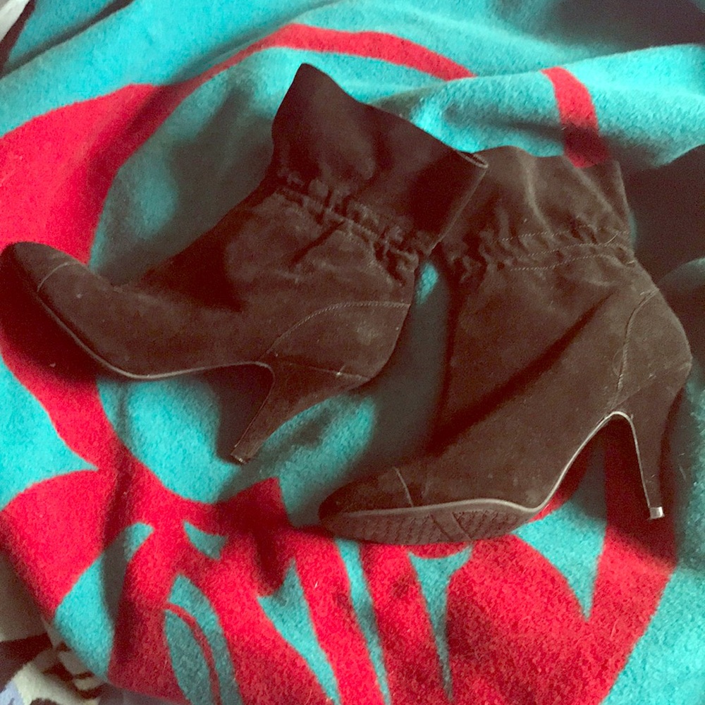 Nine West black suede booties 3.5 inch heels